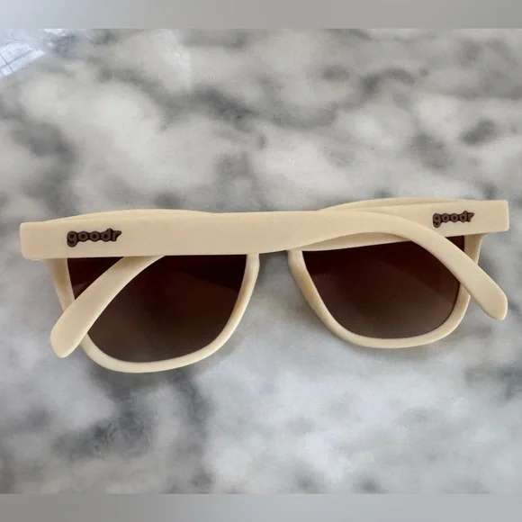 GOODR Toasted Marshmallow Magic Sunglasses - Picture 3 of 4